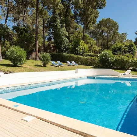 Laura - Vilamoura